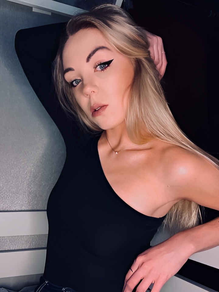 Индивидуалка Алиса, доступна для личного знакомства от 3000 руб